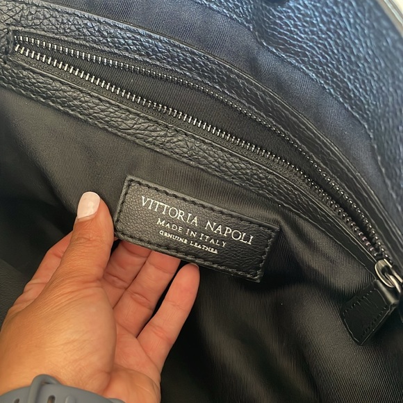 🛍️VITTORIA NAPOLI🛍️ Black Leather Tote Bag - Picture 7 of 9